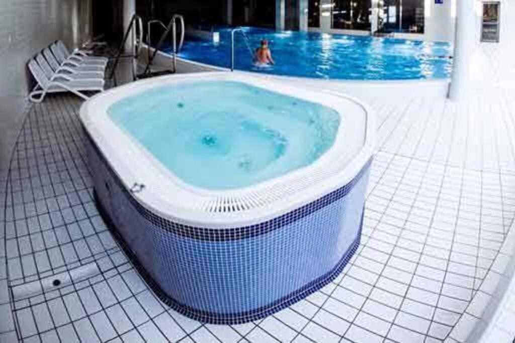 Premium Apartment For Jewish Quarter & Old Town Plus Pool 크라쿠프 외부 사진